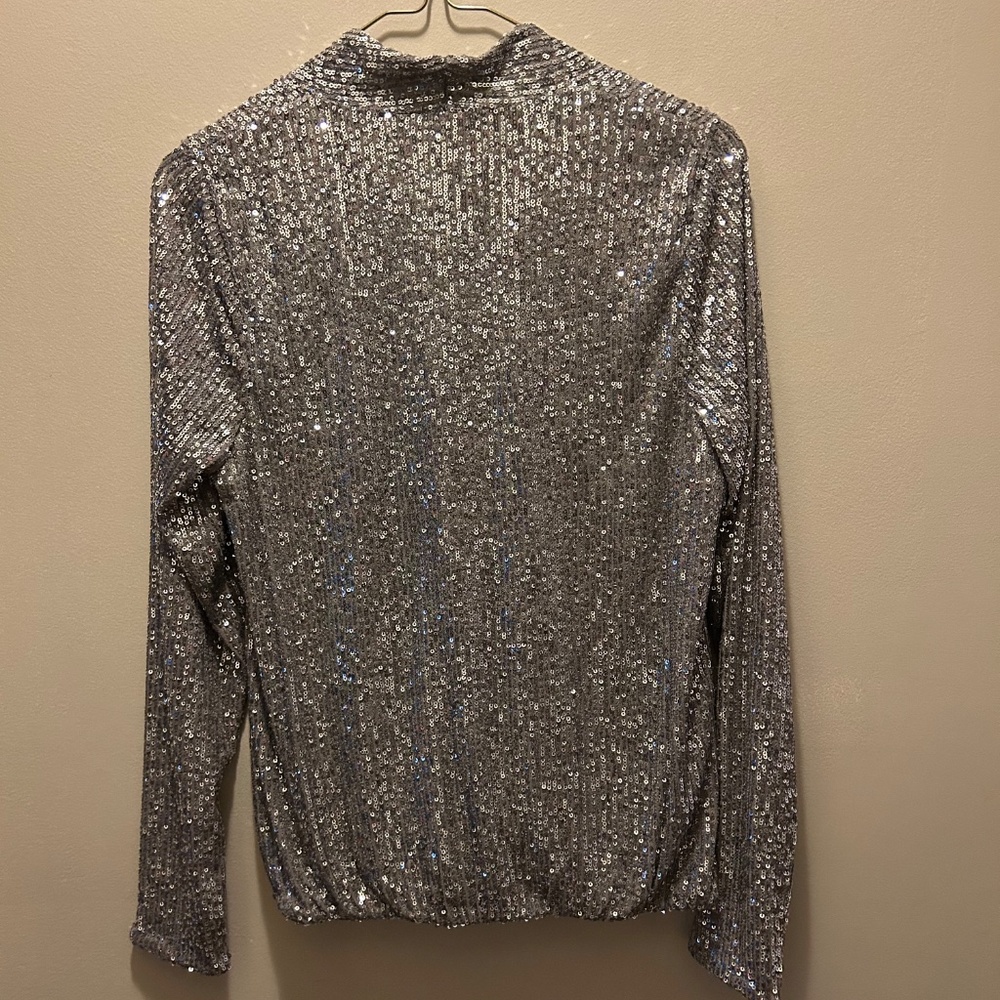 blouse - Picture 2 of 3